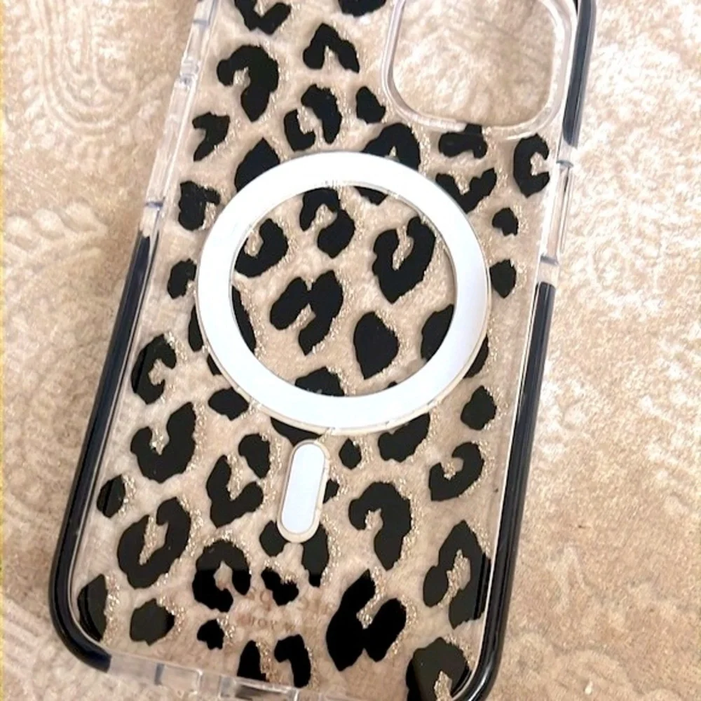 NWOT Kate Spade Protective Hardshell Case MagSafe iPhone 13 Leopard Print Animal